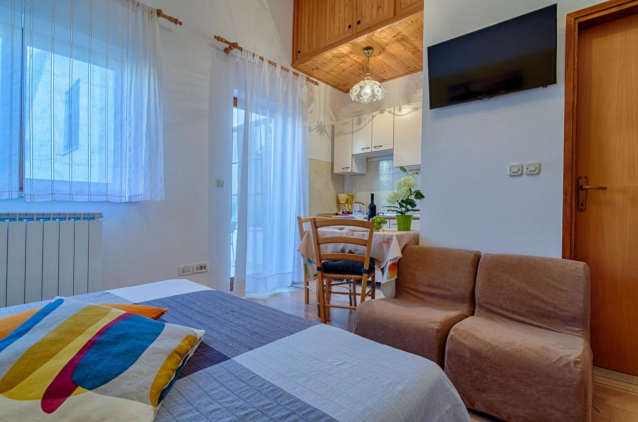 Apartments Ana Pula Zewnętrze zdjęcie