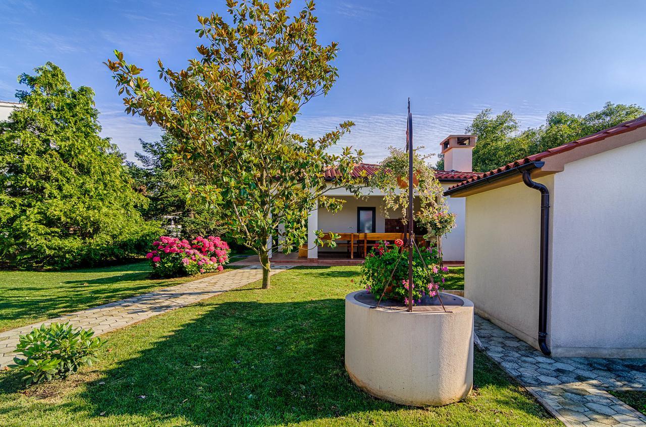 Apartments Ana Pula Zewnętrze zdjęcie