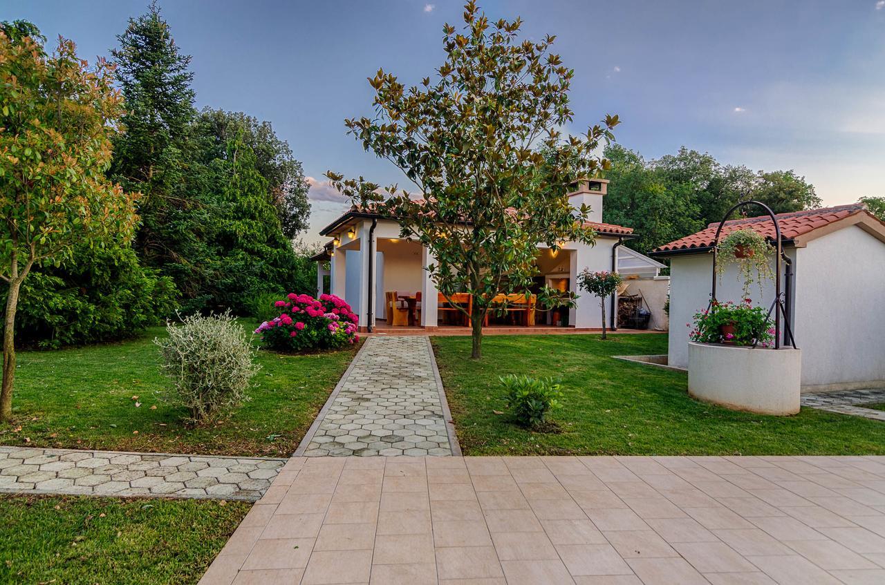 Apartments Ana Pula Zewnętrze zdjęcie